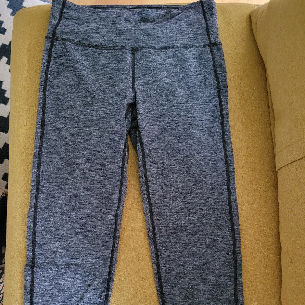 Athleta Gray Capri Leggings